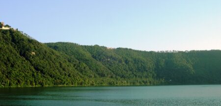 Castelli Romani, i laghi continuano ad abbassarsi: «La pioggia non basta»