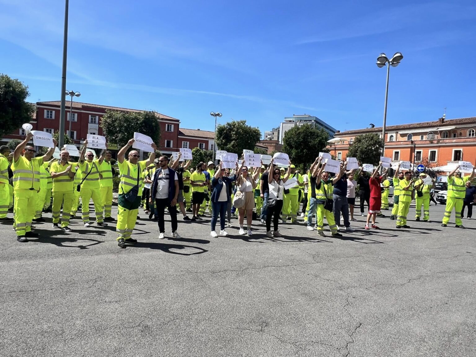 Protesta UGL su ABC Latina