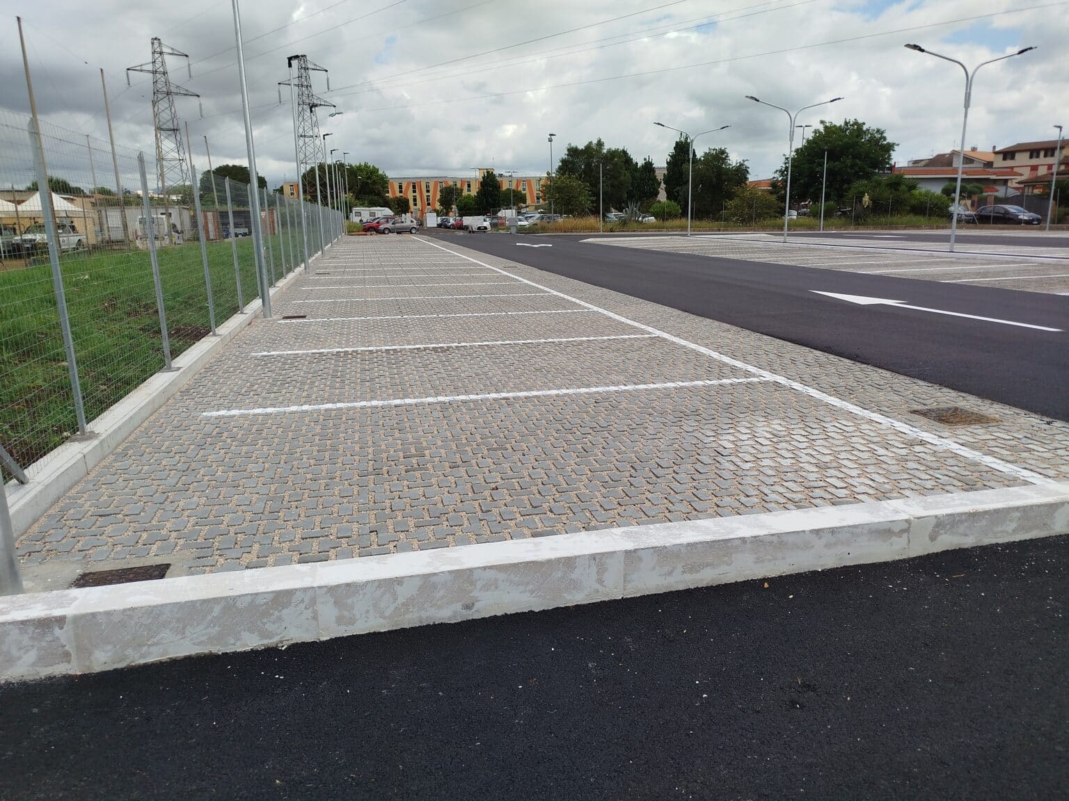 parcheggio via Einaudi Cisterna